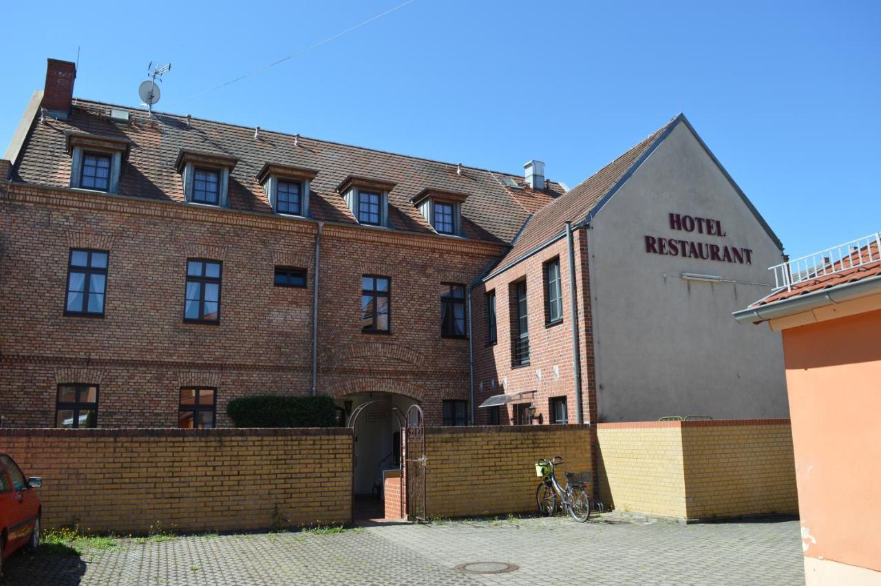 Hotel-Sternthaler /Rathauseck Muncheberg Bagian luar foto